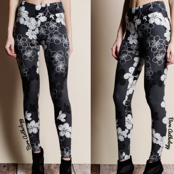 HIGH WAIST  FLORAL LEGGINGS - Picture 3 of 3